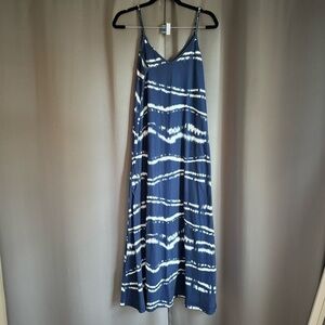 💋White Stripped Maxi Dress